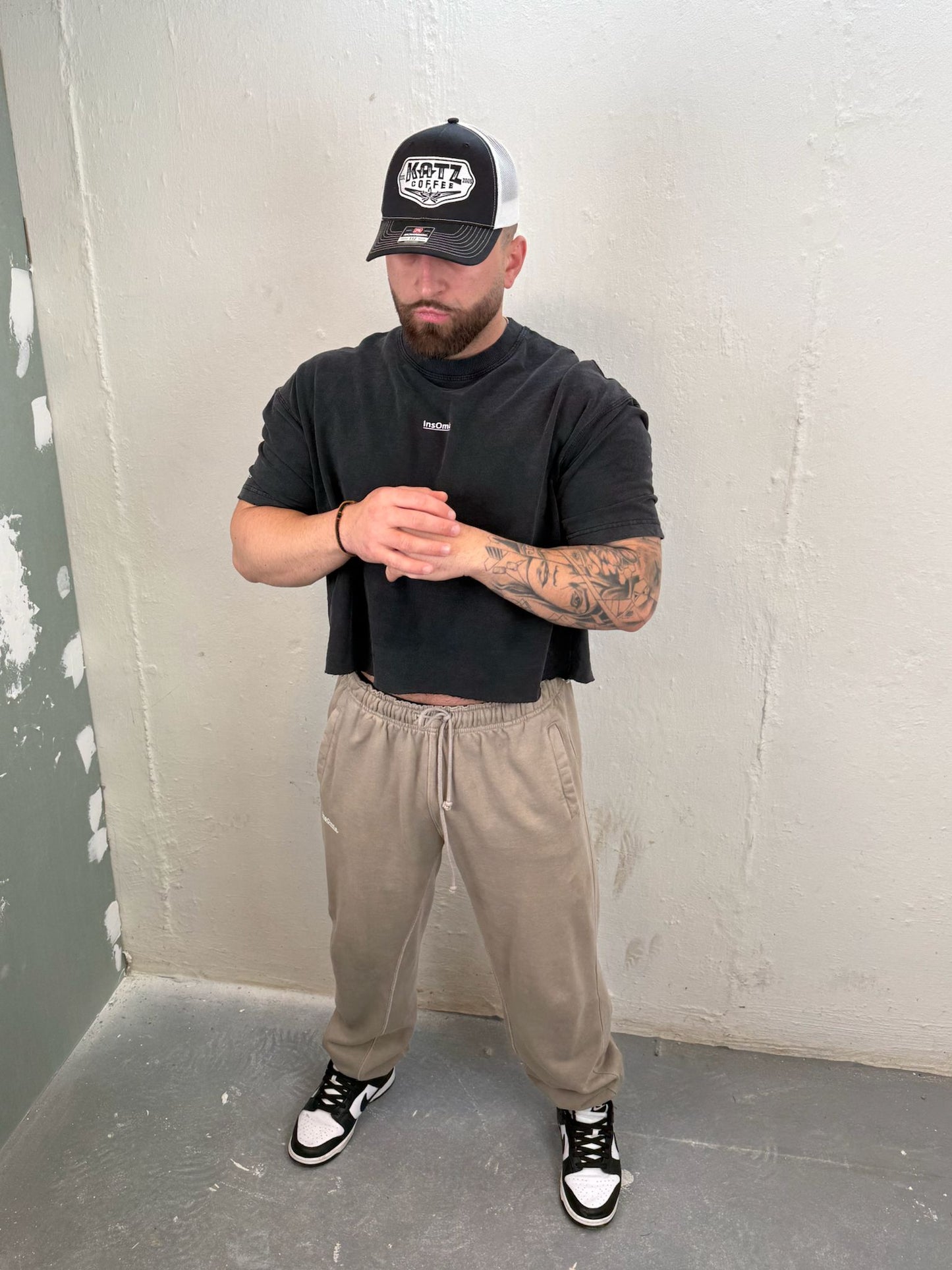 InsOmia Signature Heavyweight Oversize Cropped Black T-shirt