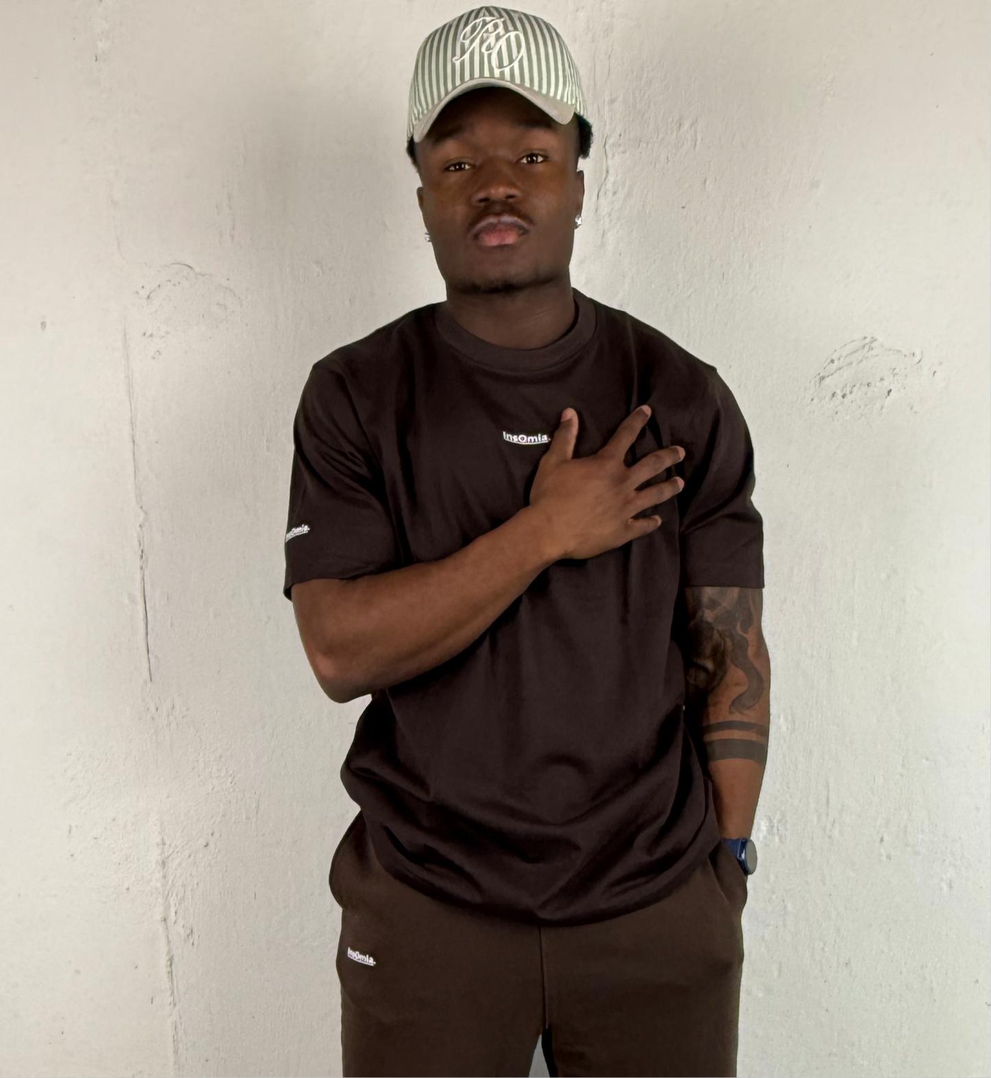 InsOmia Signature Brown T-shirt