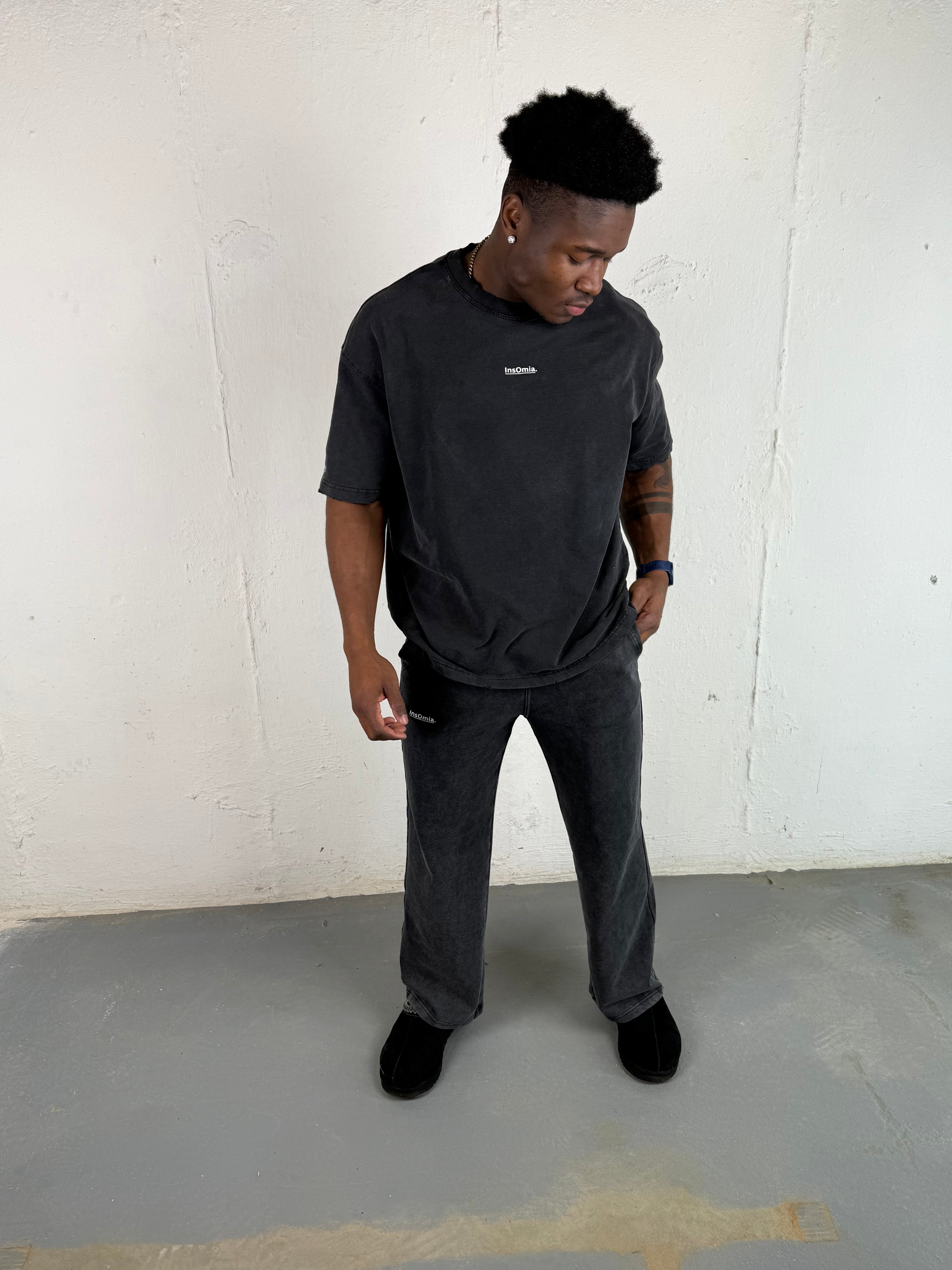 InsOmia Heavyweight Oversized Black T-shirt | Premium Streetwear