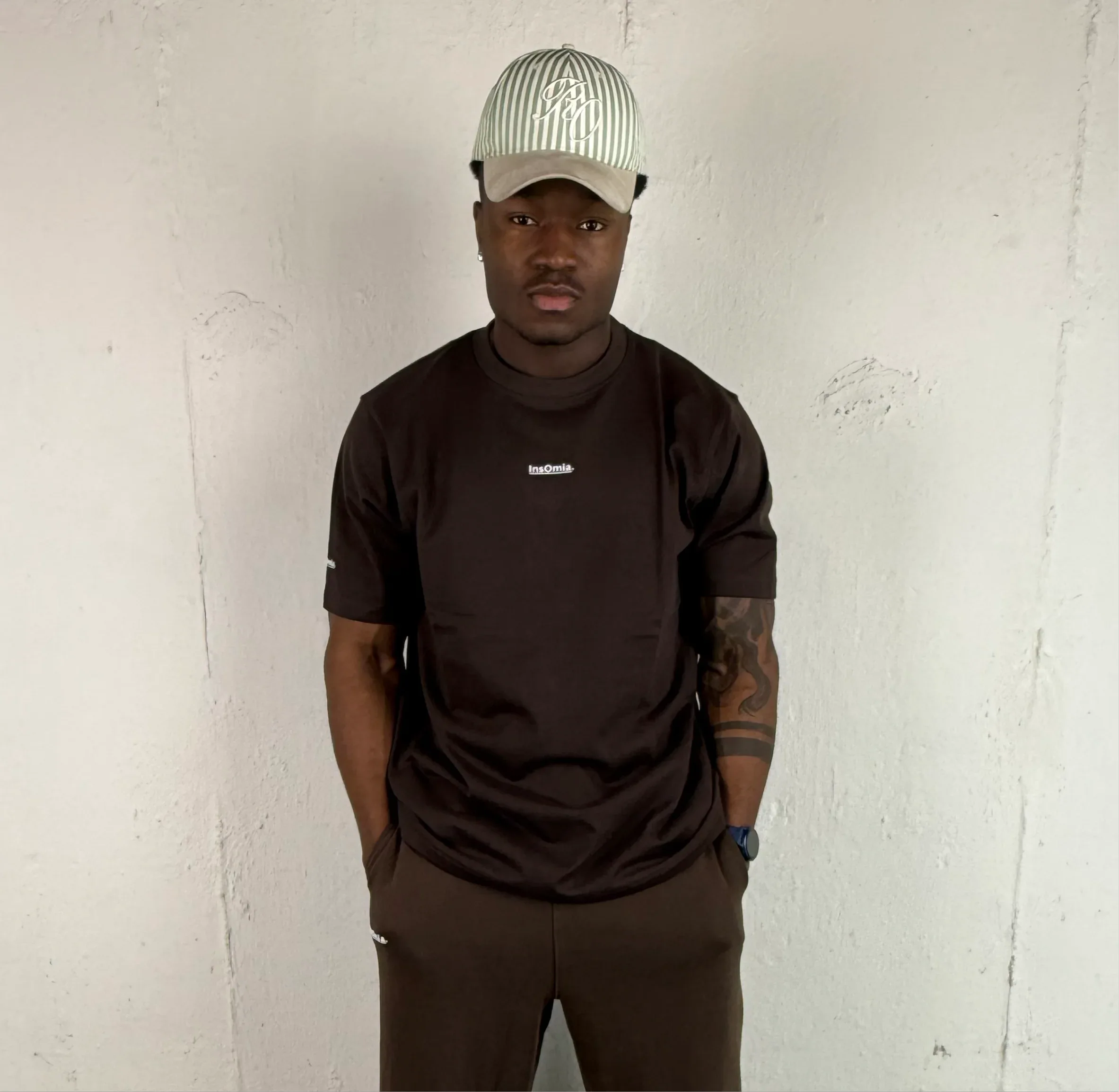 InsOmia Signature Brown T-shirt - InsOmia