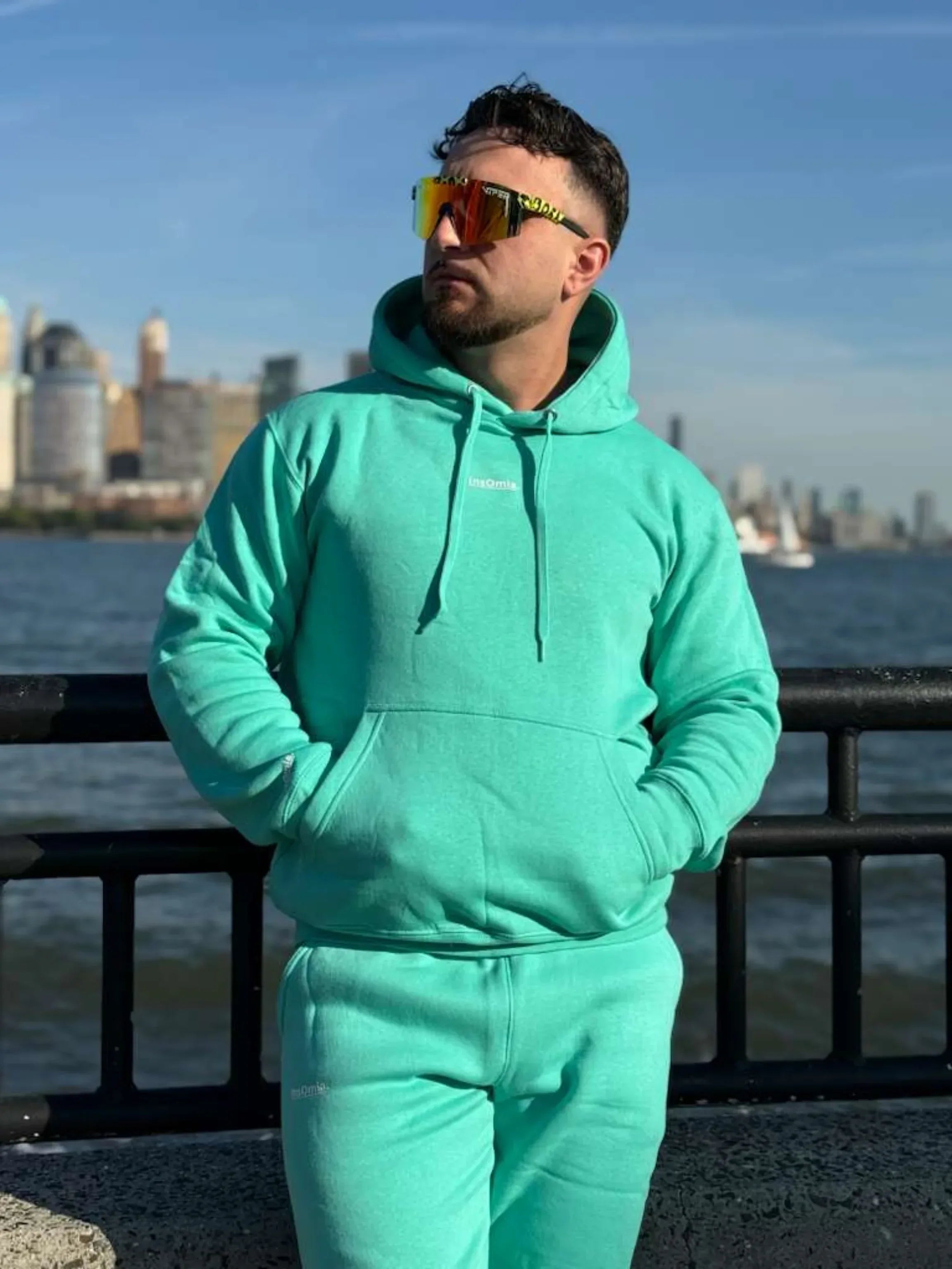 InOmia Unisex Hoodie – Premium Streetwear Pullover - InsOmia